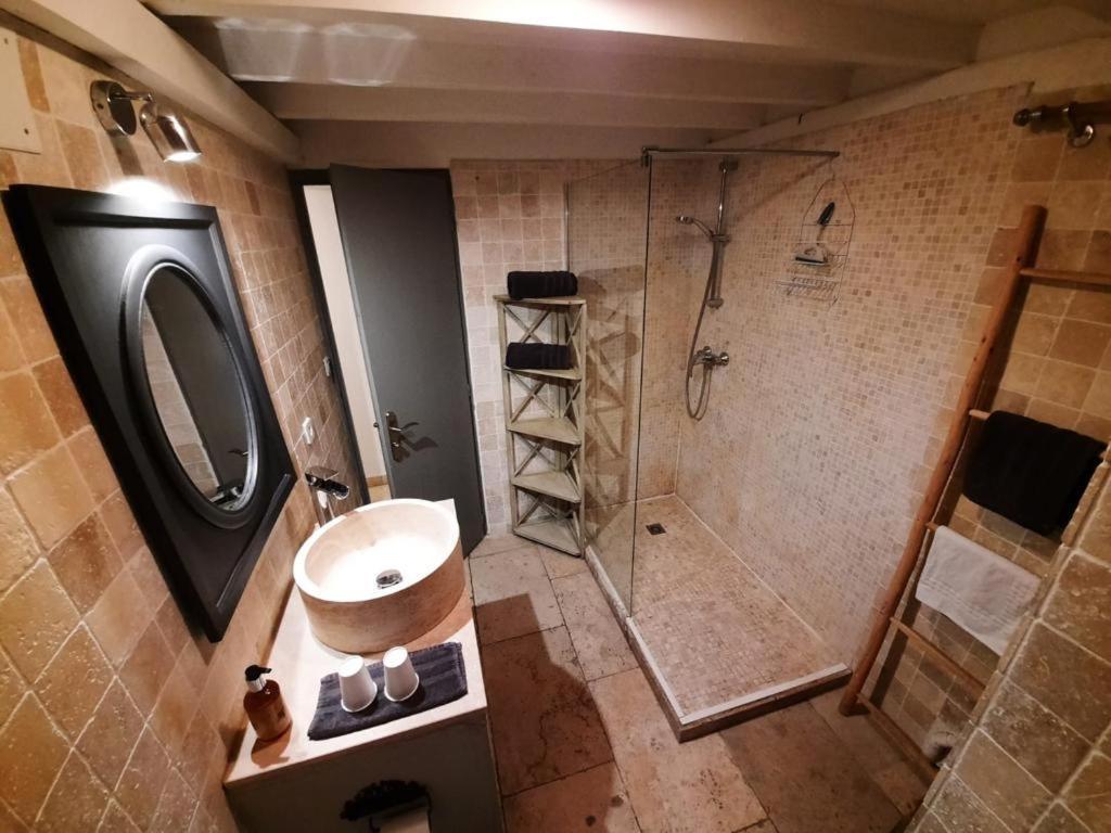 Un Coin De Luberon Apartment ลีล-ซูร์-ลา-ซอร์ก ภายนอก รูปภาพ