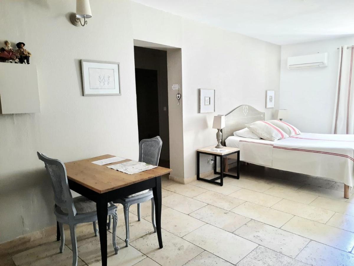 Un Coin De Luberon Apartment ลีล-ซูร์-ลา-ซอร์ก ภายนอก รูปภาพ
