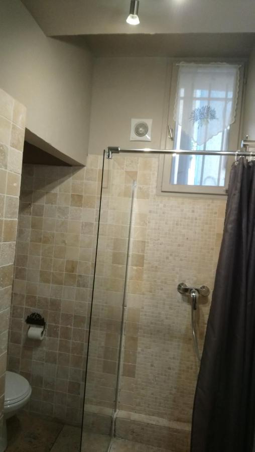 Un Coin De Luberon Apartment ลีล-ซูร์-ลา-ซอร์ก ภายนอก รูปภาพ